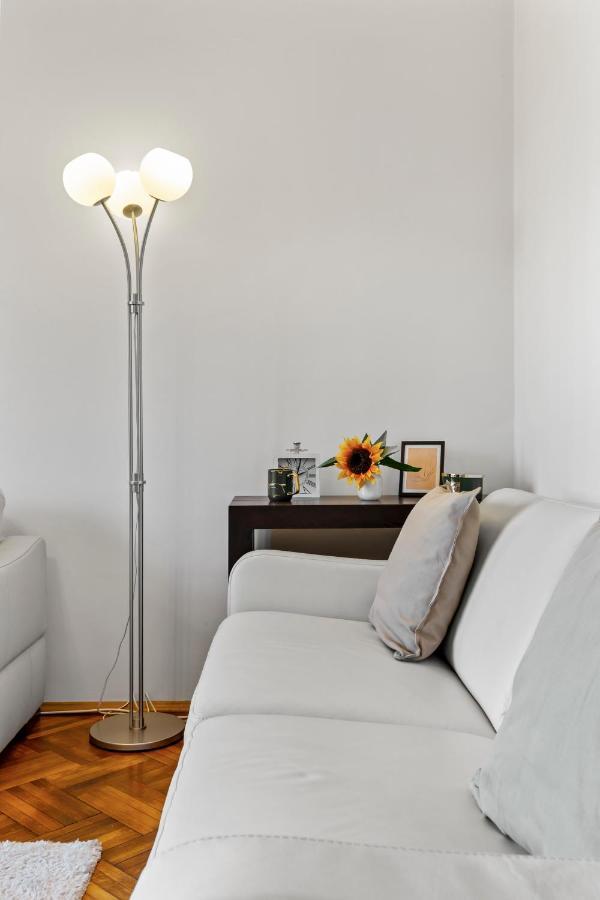 City Vibes Apartment Bucharest Exterior photo